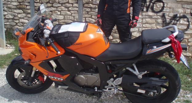 Se vende HYOSUNG comet gt 125 r