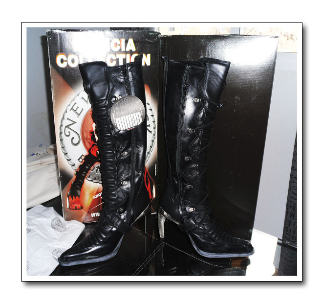 Botas de mujer new rock colección malicia talla 40