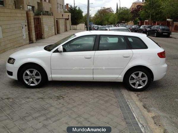 Audi A3 1.6 TDI 105 CV, MUY NUEVO