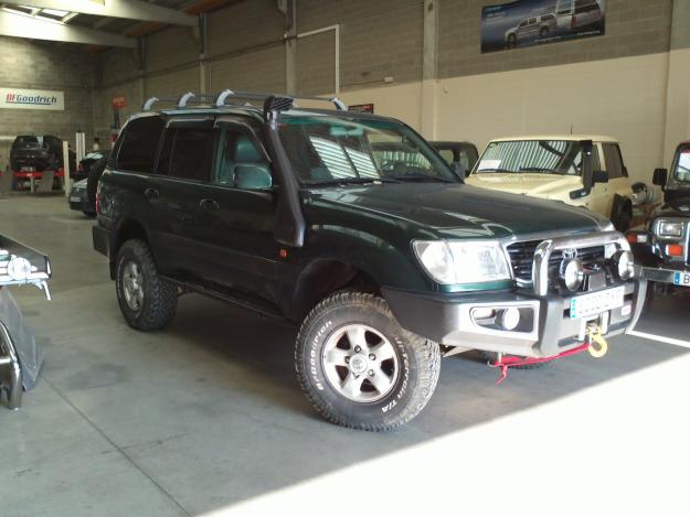 TOYOTA LAND CRUISER HDJ100