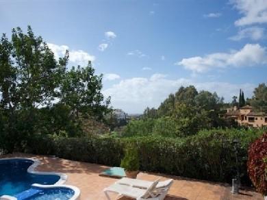 Chalet con 4 dormitorios se vende en Marbella, Costa del Sol