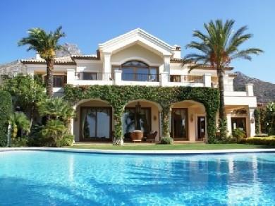 Chalet con 8 dormitorios se vende en Marbella, Costa del Sol