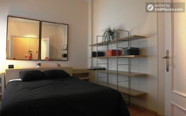 Two-bedroom apartment with a balcony in northern Salamanca