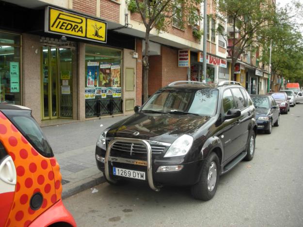 Rebajado sanyong rexton 270 full negro del 2006 165cv.