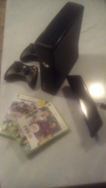 Vendo xbox 360 + kinet + 2 mandos 280 €