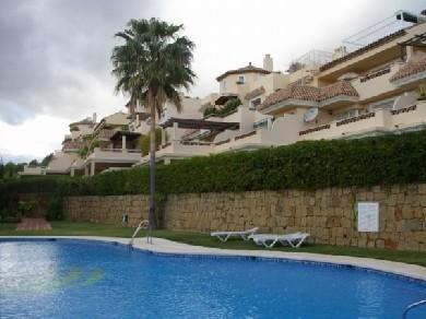 Apartamento con 3 dormitorios se vende en Marbella, Costa del Sol