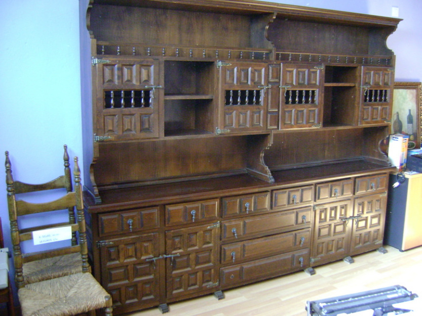 Mueble Castellano antigüo.