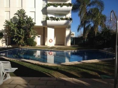 Apartamento con 3 dormitorios se vende en Marbella, Costa del Sol