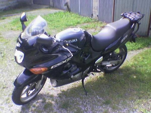 CAMBIO O VENDO SUZUKI GSX 600F