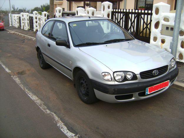 vendo toyota corolla