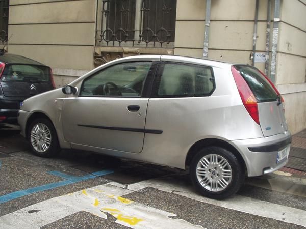 fiat punto 1200  3 puertas muy cuidado muy economico