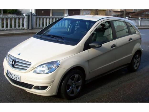 Mercedes-Benz B 180 CDI AUTOMATICO + CUERO