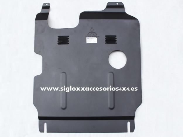 CUBRE CARTER  de titanio, para los bajos del motor. Mitsubishi ASX. año 2010-2012