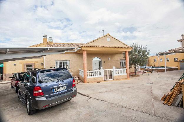 Chalet en venta en Montserrat, Valencia (Costa Valencia)