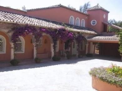 Chalet con 5 dormitorios se vende en Marbella, Costa del Sol