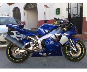 YAMAHA YZF R1