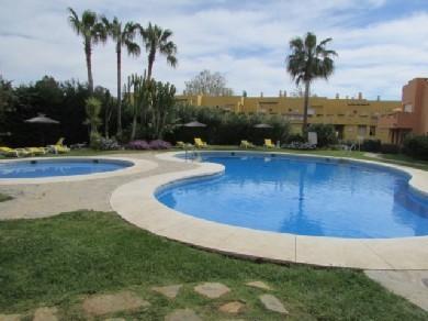 Apartamento con 4 dormitorios se vende en Marbella, Costa del Sol