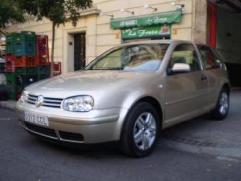 VOLKSWAGEN Golf 1.9 TDi Advance 100CV