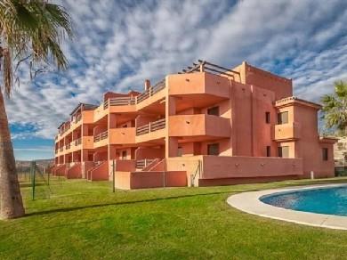 Apartamento con 3 dormitorios se vende en Casares Costa, Costa del Sol