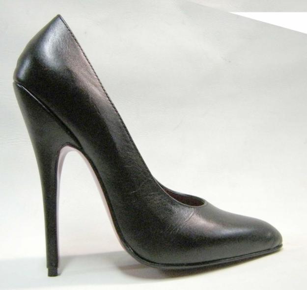 High heel leather pumps