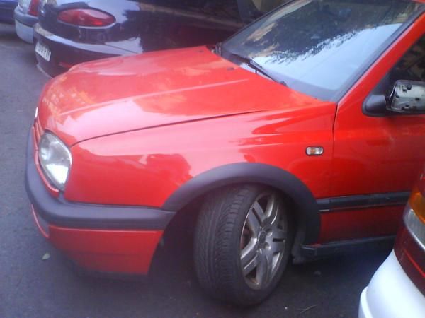 VENDO GOLF GTI 3ª 115CV. CON GOLPE EN FARO DERECHO