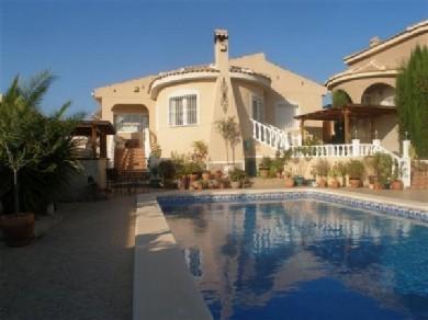 Chalet con 4 dormitorios se vende en Rojales, Vega Baja Torrevieja