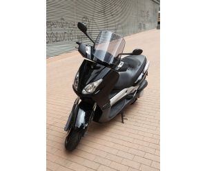 YAMAHA X-MAX 250