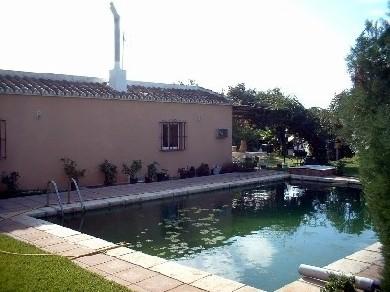 Chalet con 1 dormitorio se vende en Estepona, Costa del Sol