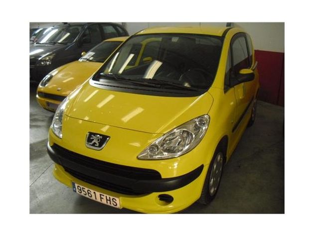 PEUGEOT 1007 1.4 URBAN