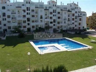 Apartamento con 3 dormitorios se vende en Estepona, Costa del Sol