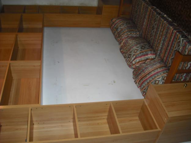 Sofa-cama + regalo librería impecable -120 euros negociables