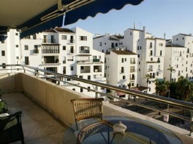 Apartamento con 3 dormitorios se vende en Marbella, Costa del Sol