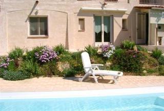 Apartamento en villa : 2/3 personas - piscina - le castellet  var  provenza-alpes-costa azul  francia