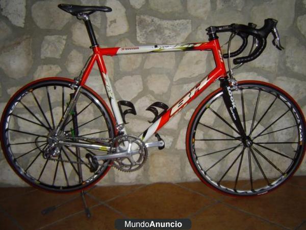 vendo bicicleta de carretera BH TALLA-60