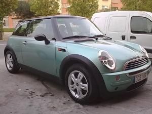 MINI MINI One, VERDE METALISADO, año 2002, 74000 km, el coche tiene una pequeña aberia que sedesguntan  - 500   Alfombri