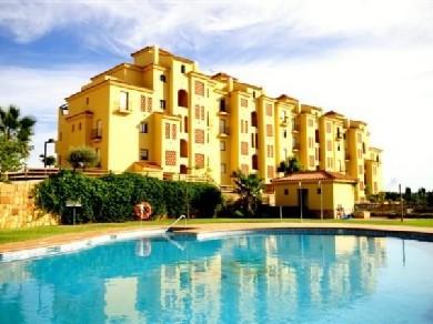 Apartamento con 2 dormitorios se vende en Estepona, Costa del Sol