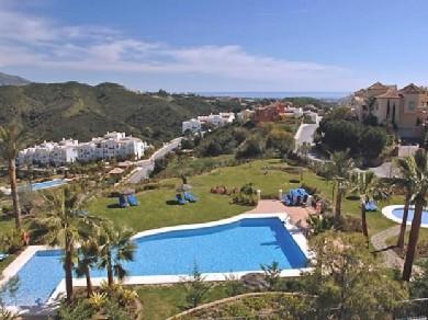 Apartamento con 3 dormitorios se vende en Marbella, Costa del Sol