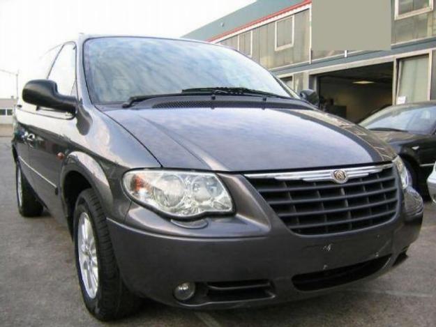 Comprar coche Chrysler Voyager 2.5 CRD SE '04 en Armilla