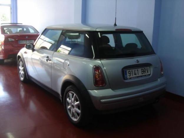 Venta de coche Mini ONE 1.6 90 C.V. '02 en Pobra Do Caramiñal