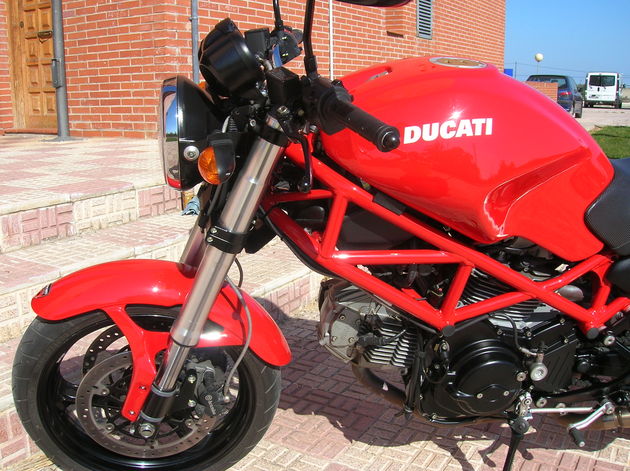 VENDO DUCATI MONSTER 695