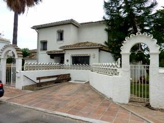 Villas a la venta en El Rosario Costa del Sol