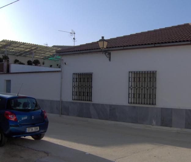 Se vendé casa en Alfarnate