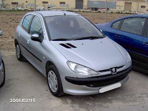 URGE VENTA * 4.500 Euros*Peugeot 206 XT 2.0 HDI 90CV 5P,sólo 36000km color plata -año 2003