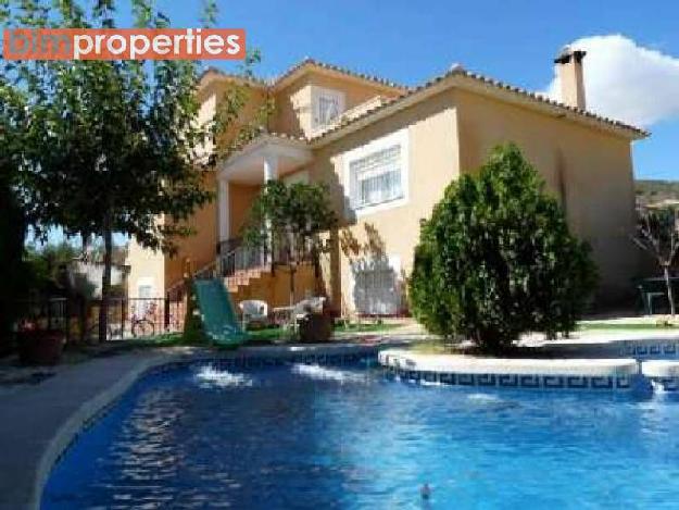 Chalet en venta en Busot, Alicante (Costa Blanca)