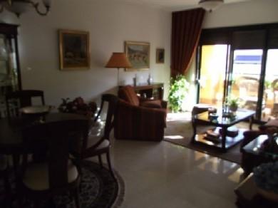 Apartamento con 3 dormitorios se vende en Marbella, Costa del Sol