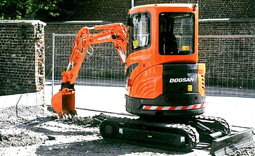 Miniexcavadora DOOSAN DX27Z vendemos en Maquinza