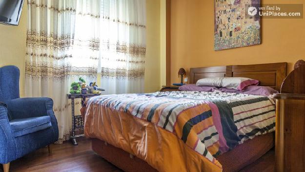 Rooms available - Cool 2-bedroom residence in trendy Latina area