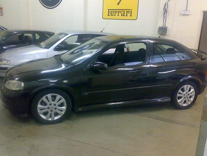 opel astra 2.0 16v año 2001 en perfecto estado €2300..  todaS LAS REVISIONES ECHAS GARANTI