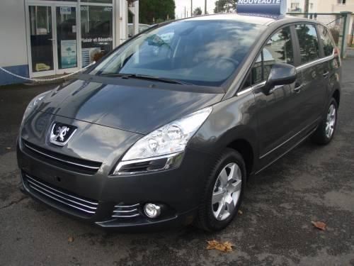 PEUGEOT 5008 1.6 HDI 110 CH BV6 PREMIUN