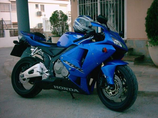 HONDA CBR 600RR AÑO 2005 5000 Km